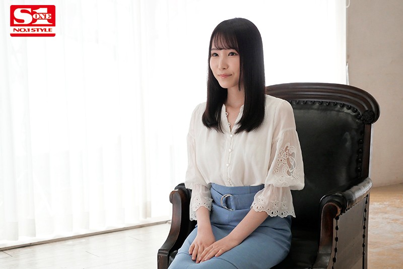 最高级天然美女！神腰神尻神演出！能在偶像团体站C位的「香水じゅん」登场！